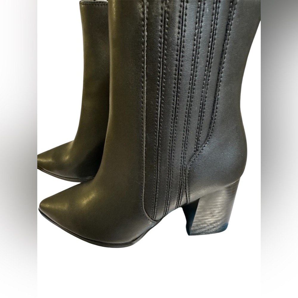 Aqua college ICONIC pointed toe leather bootie
